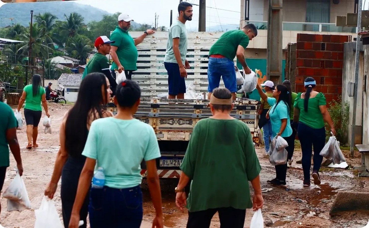 PREFEITURA DE JURIPIRANGA REALIZA ENTREGA DO PEIXE DA SEMANA SANTA